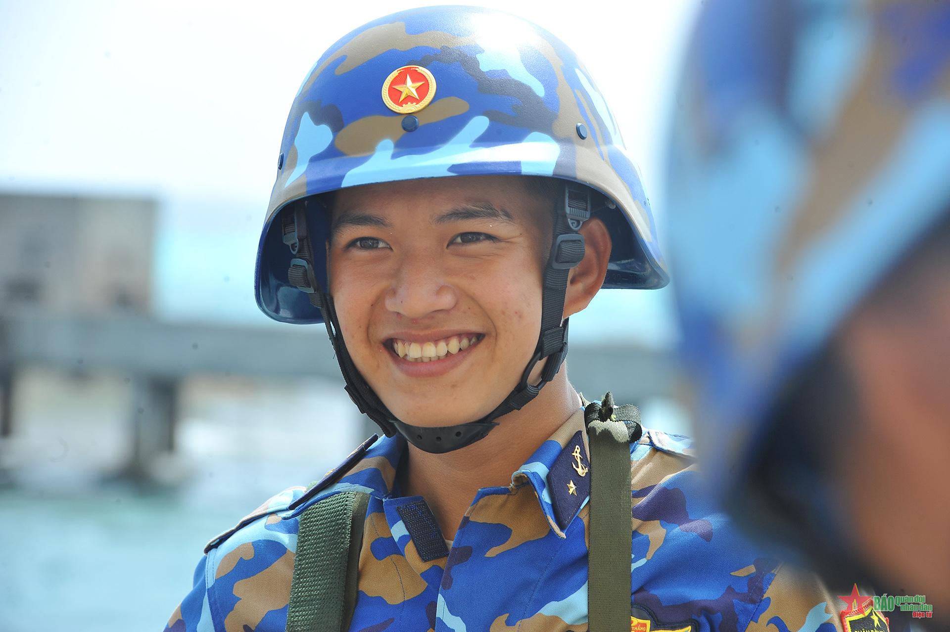 Nụ cười chiến sĩ Trường Sa
